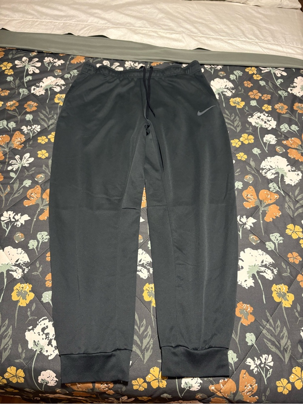 Nike Men’s Black Athletic Jogger Pants